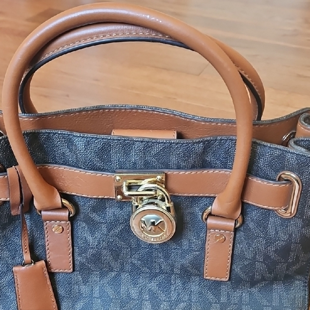 Michael Kors Hamilton - Picture 3 of 6